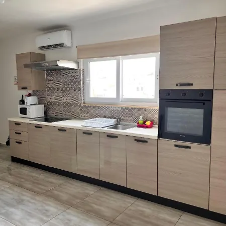 Homestay F5 2, Private Two Single Beds Shared Bathroom In Shared Flat *