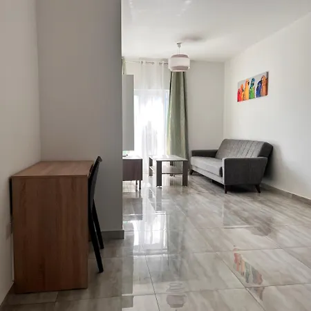 Homestay F5 2, Private Two Single Beds Shared Bathroom In Shared Flat