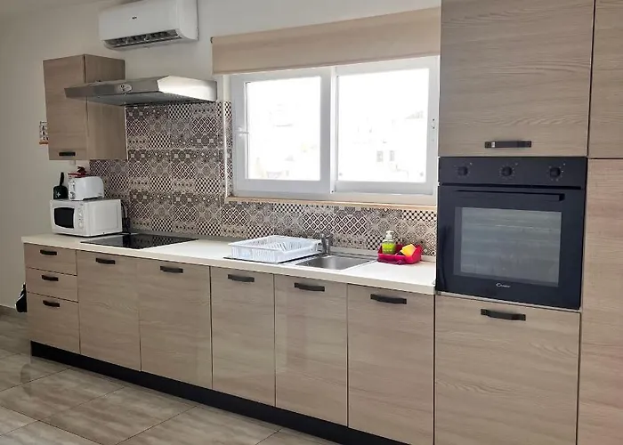 Homestay F5 2, Private Two Single Beds Shared Bathroom In Shared Flat *