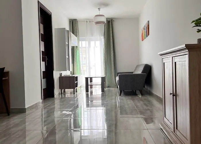 Homestay F5 2, Private Two Single Beds Shared Bathroom In Shared Flat