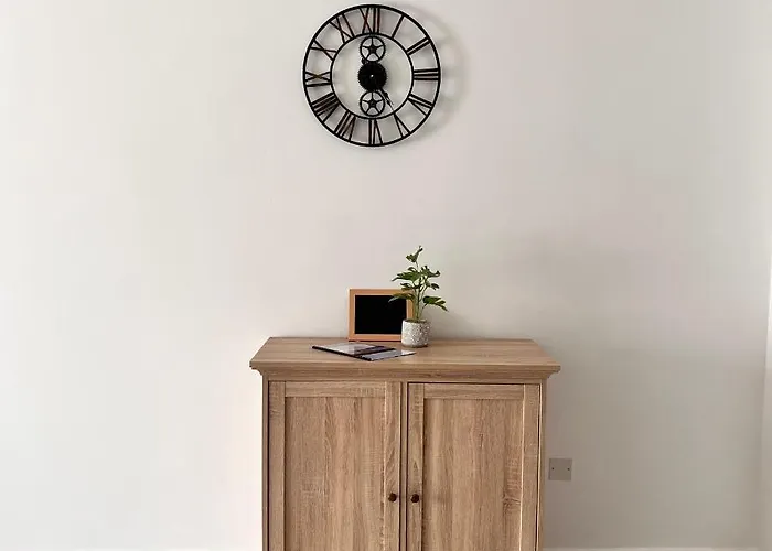 Homestay F5 2, Private Two Single Beds Shared Bathroom In Shared Flat