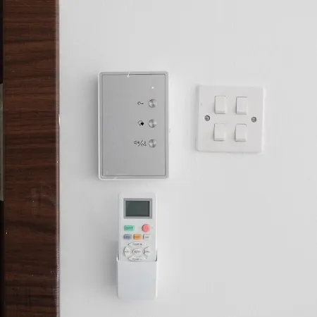 F5 2, Private Two Single Beds Shared Bathroom In Shared Flat * ムサイダ