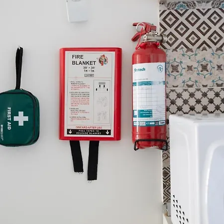 ホームステイ F5 2, Private Two Single Beds Shared Bathroom In Shared Flat *