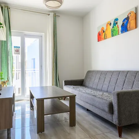 F5 2, Private Two Single Beds Shared Bathroom In Shared Flat ホームステイ *