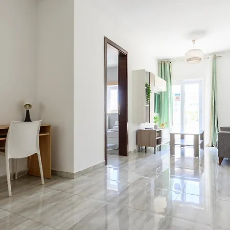 F5 2, Private Two Single Beds Shared Bathroom In Shared Flat ムサイダ
