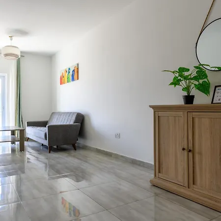 F5 2, Private Two Single Beds Shared Bathroom In Shared Flat ホームステイ *