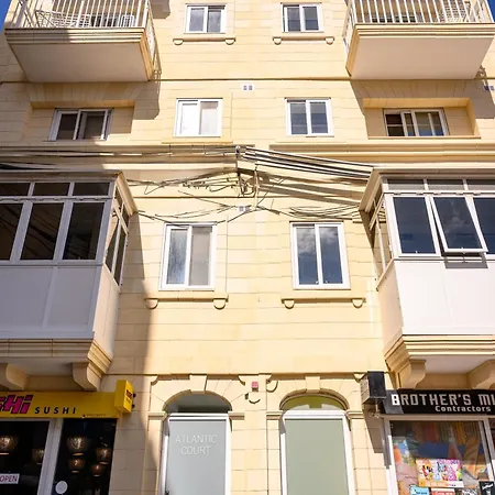 F5 2, Private Two Single Beds Shared Bathroom In Shared Flat ホームステイ *